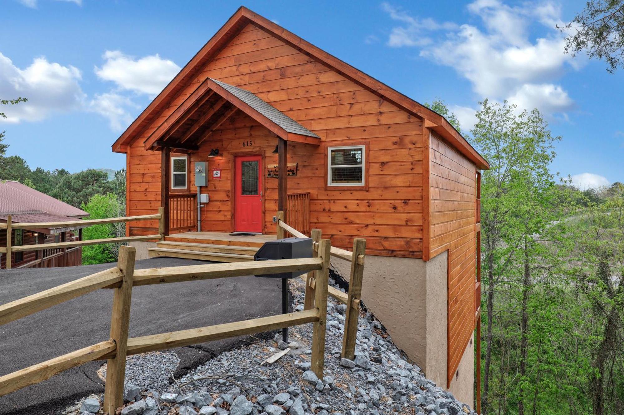 Location Are My Sunshine Is A 2 Bed 2 Bath Brand New Log In The Heart Of Holiday home Pigeon Forge