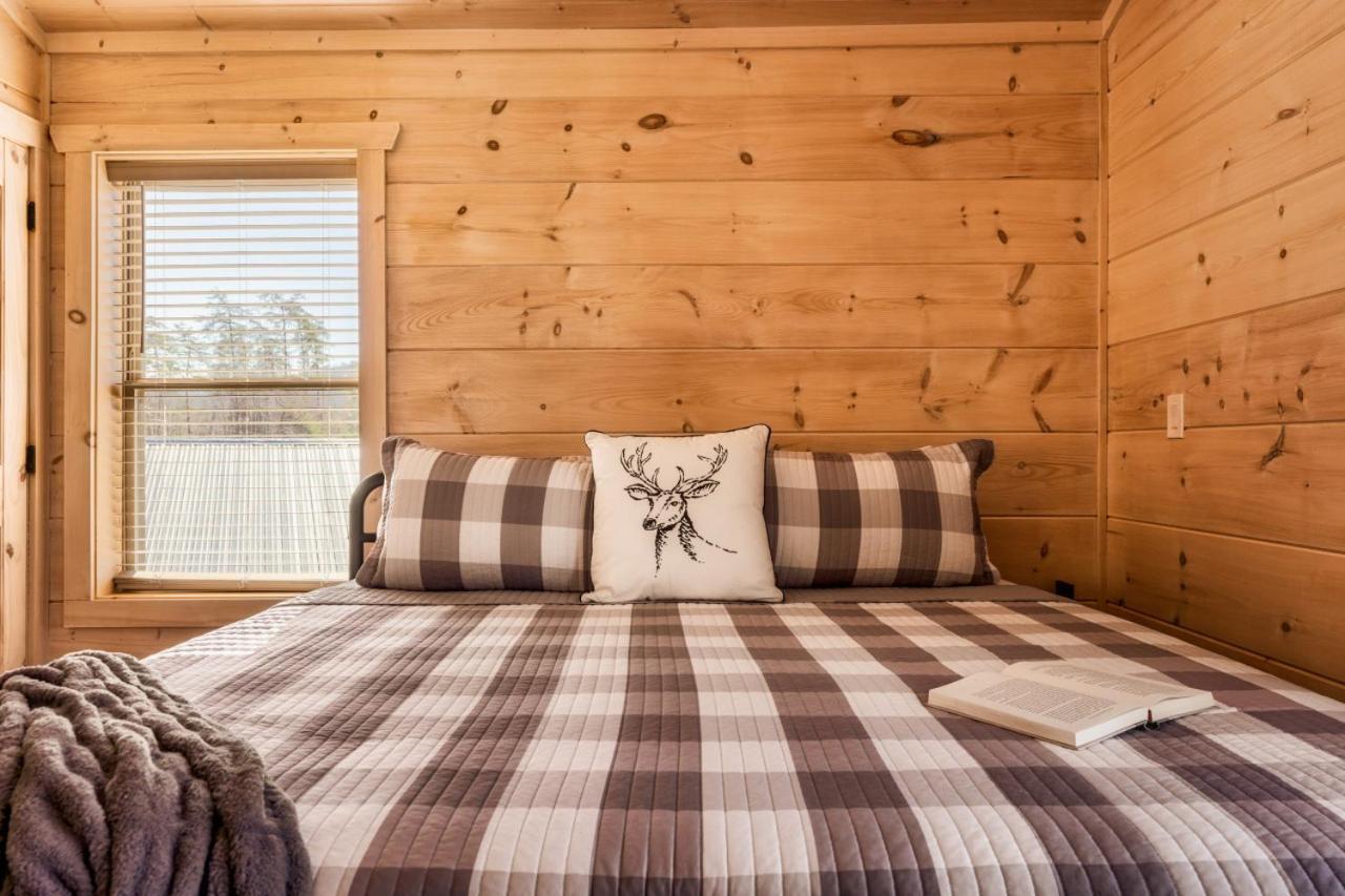 Holiday home Private Indoor Pool W/ Game & Hot Tub! Pigeon Forge