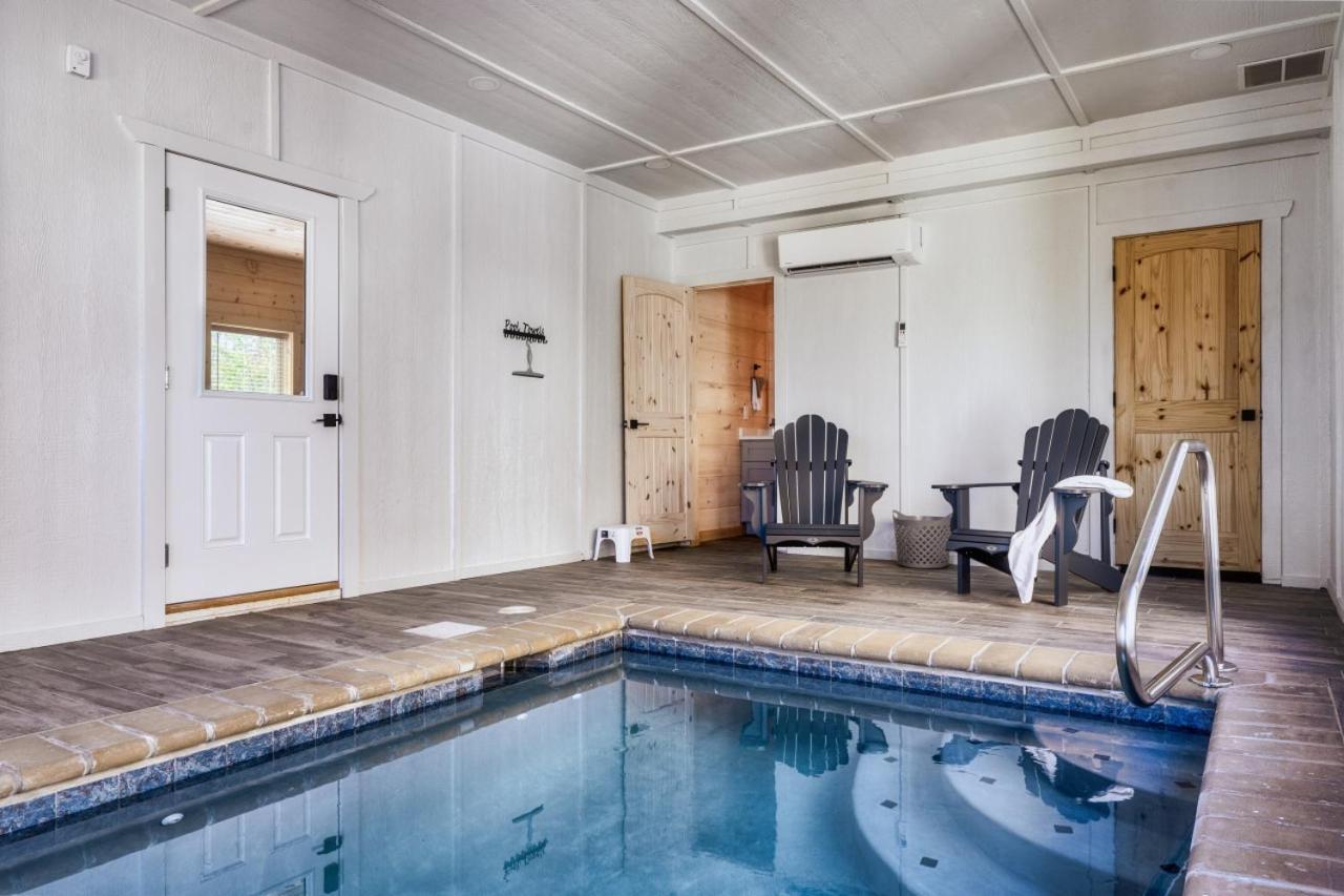 Private Indoor Pool W/ Game & Hot Tub! *