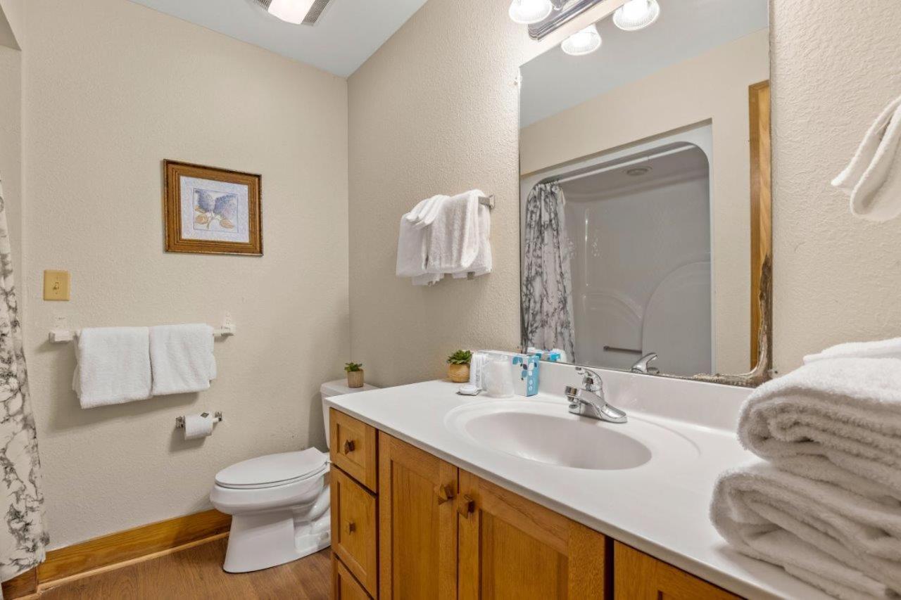 Apartment Poplar Point Unit 12f By Eden Crest *