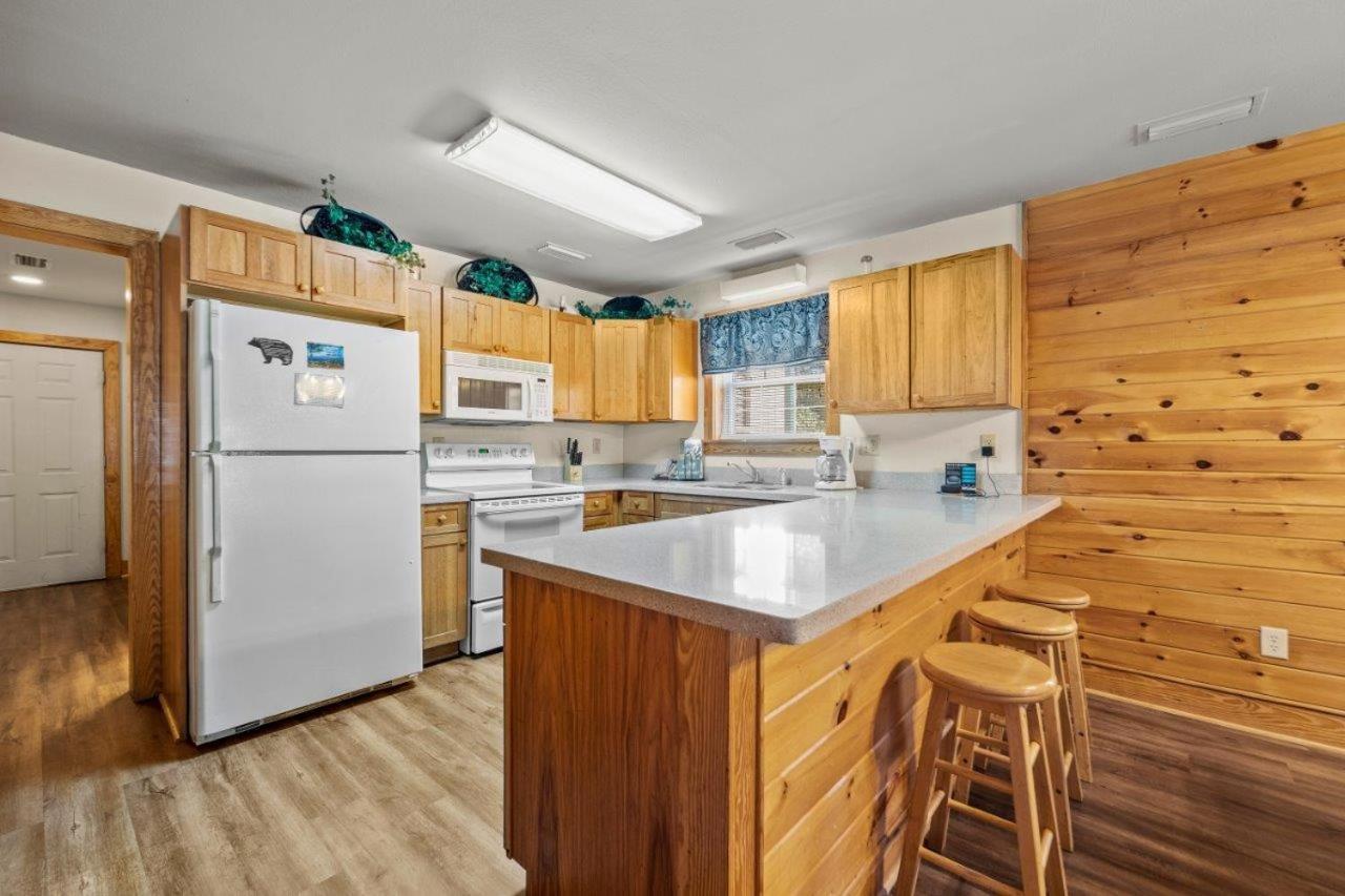 Apartment Poplar Point Unit 12f By Eden Crest *