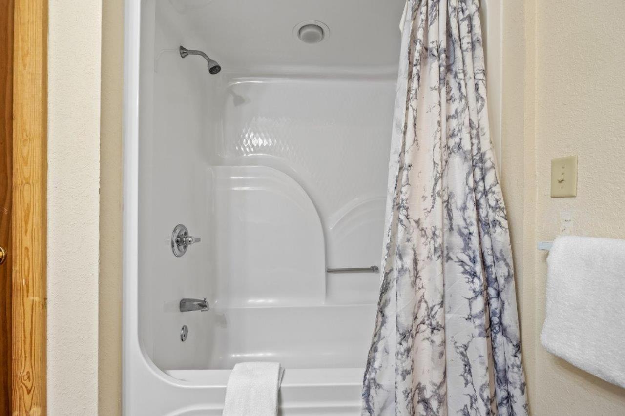 Poplar Point Unit 12f By Eden Crest Apartment