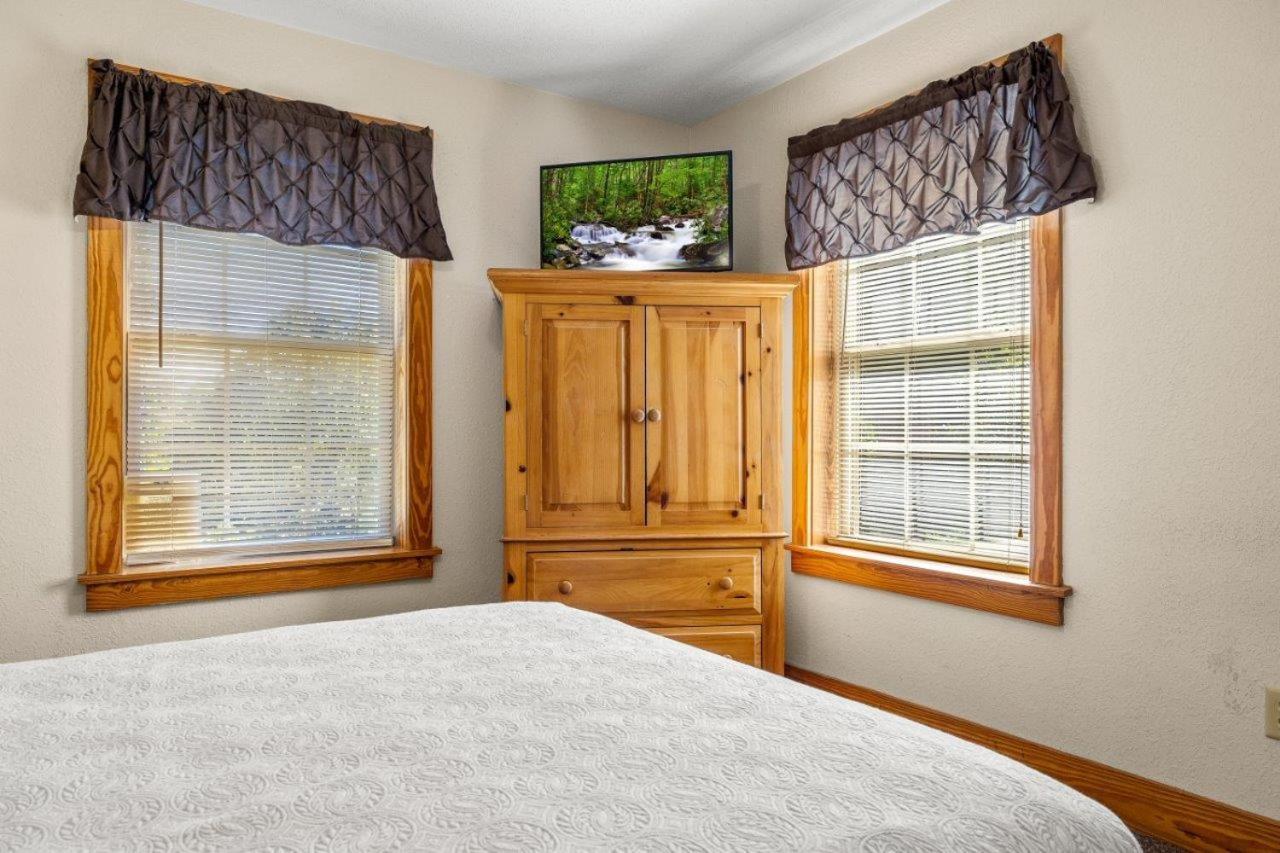 Poplar Point Unit 12f By Eden Crest Apartment
