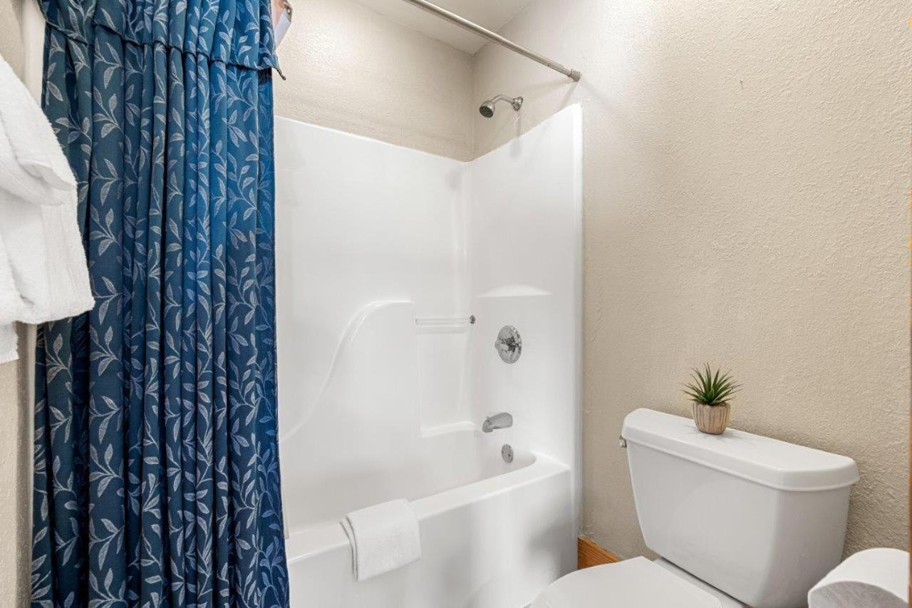 Poplar Point Unit 12f By Eden Crest