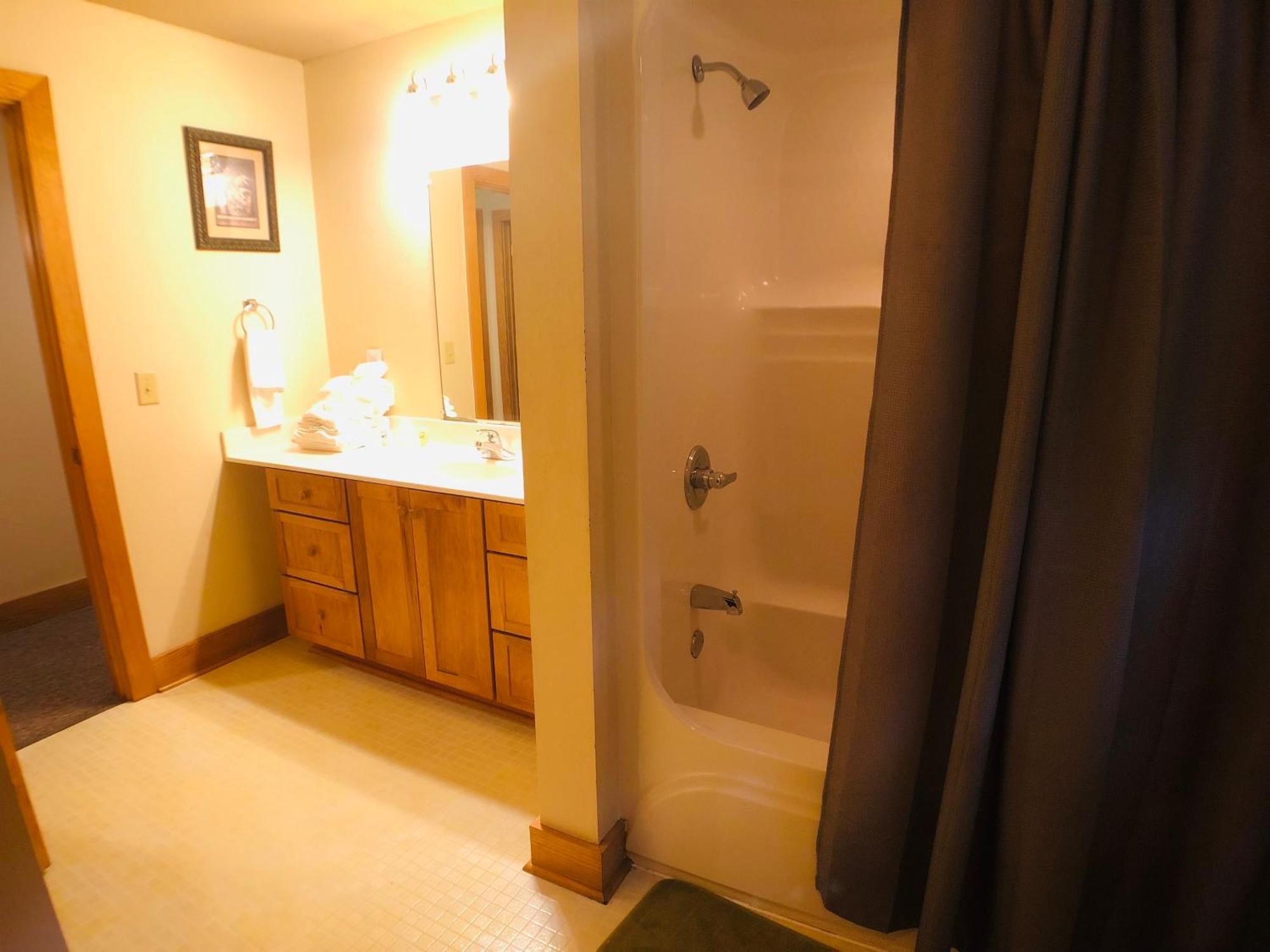 Briarstone 13d By Eden Crest Apartment