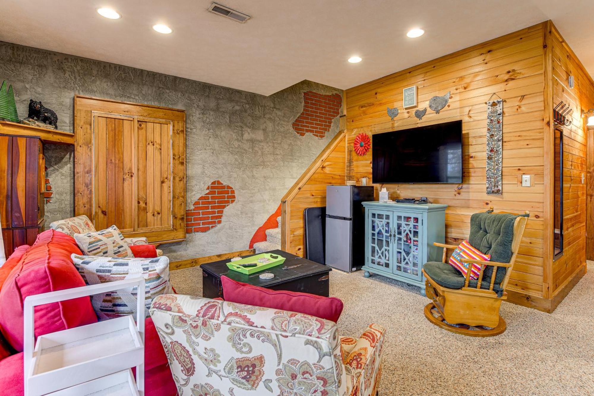 Holiday home Easy-access With Hot Tub! Pigeon Forge