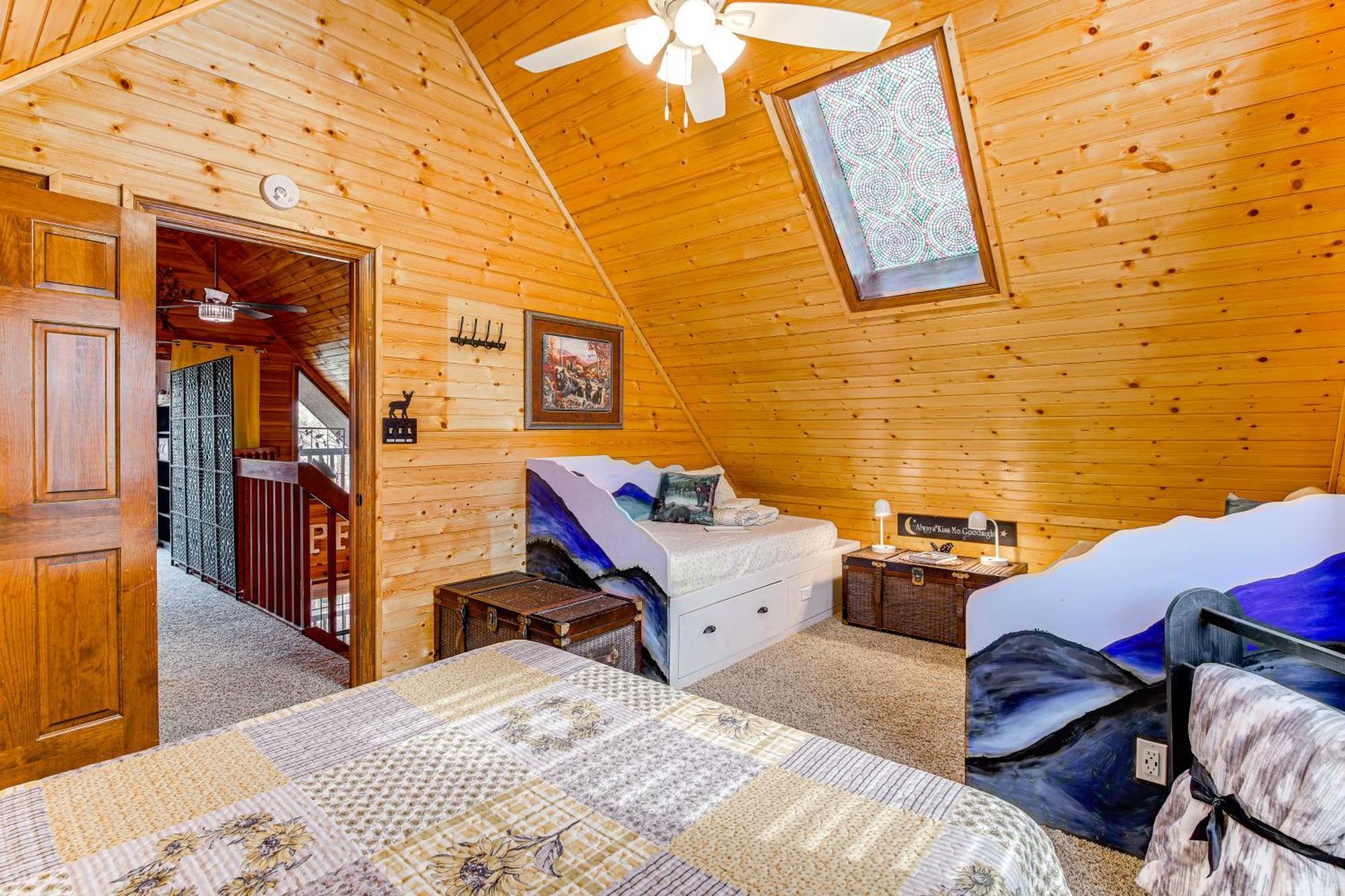 Holiday home Easy-access With Hot Tub! Pigeon Forge