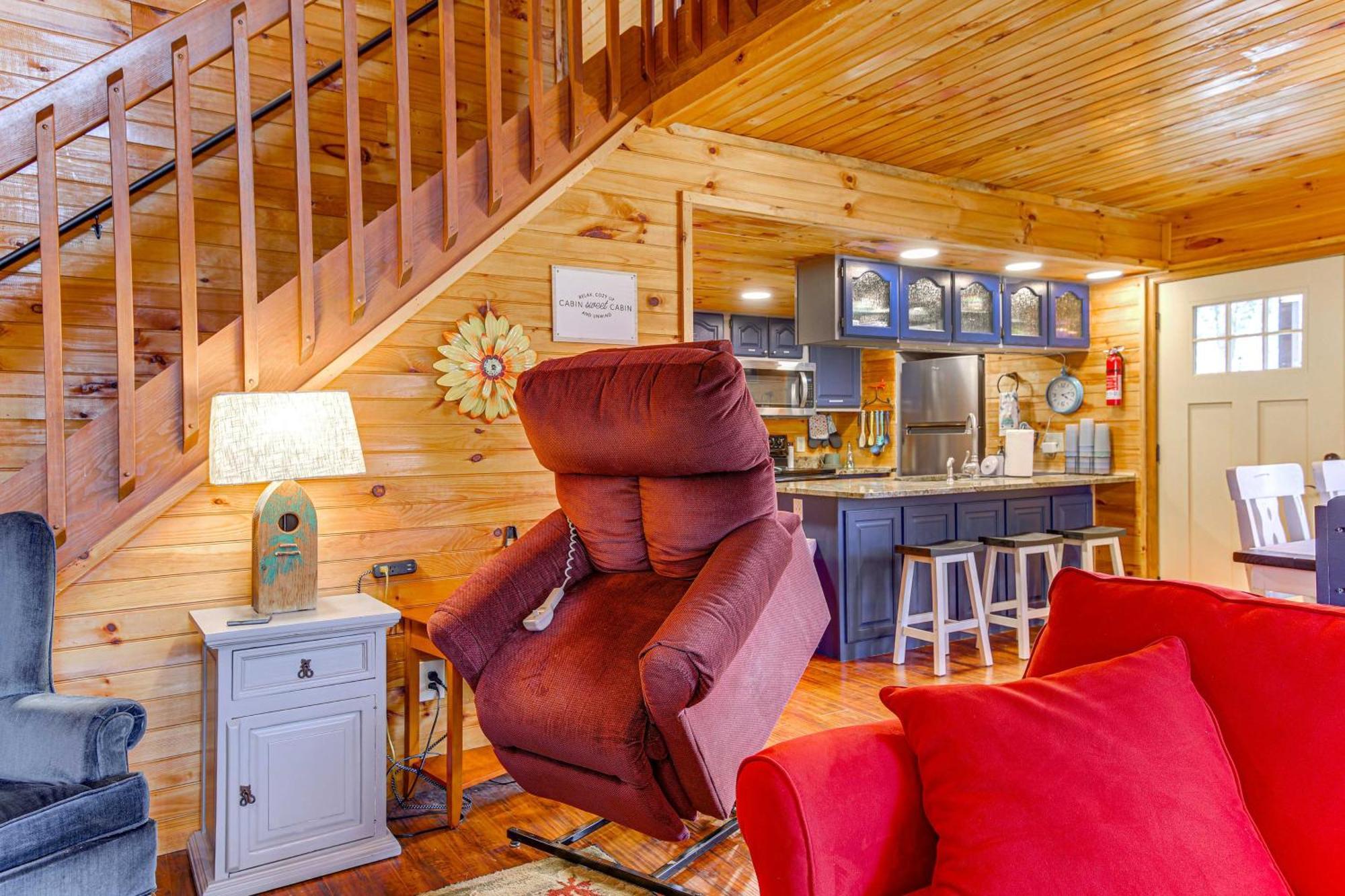 Holiday home Easy-access With Hot Tub! Pigeon Forge