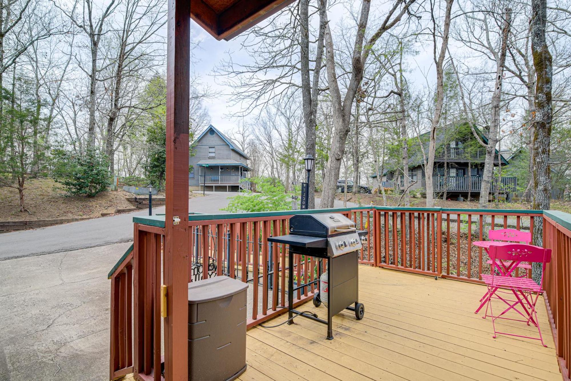 Easy-access With Hot Tub! Holiday home