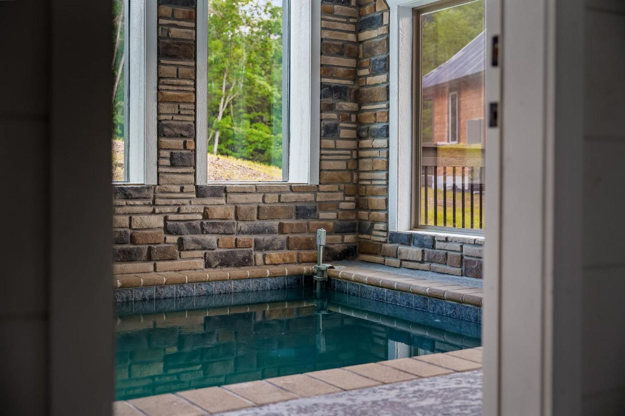 Holiday home Indoor Pool Game Hot Tub 10mi To Great Smoky