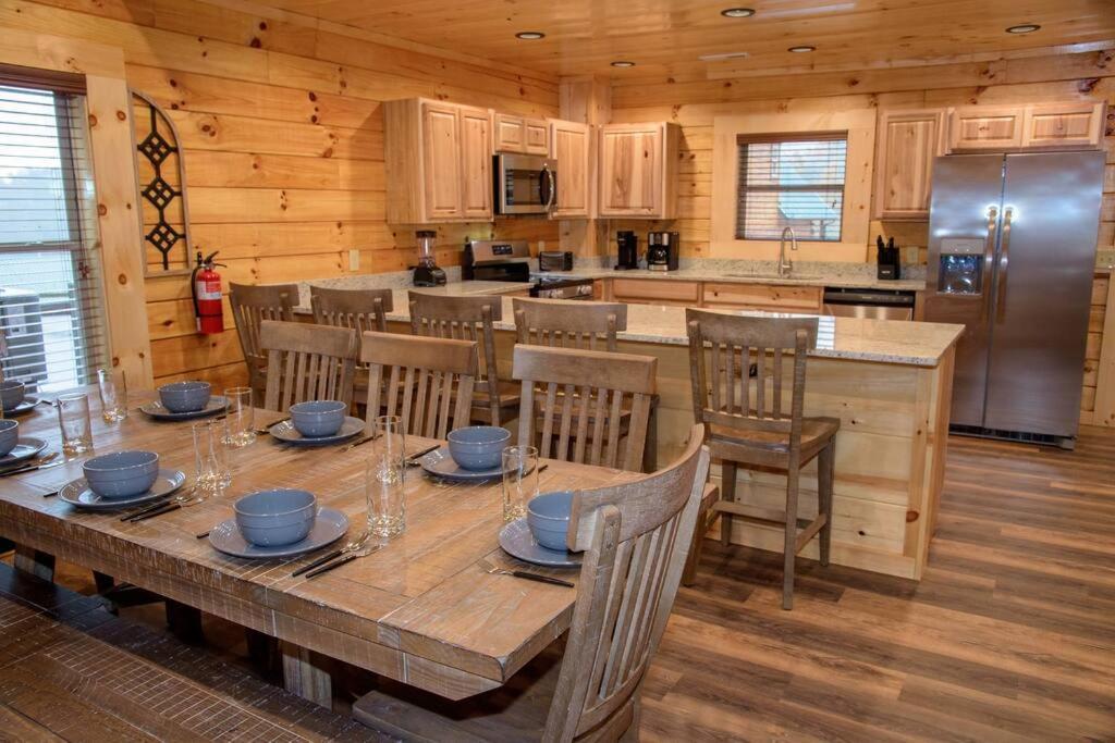 Holiday home Spacious 2800 Sq Ft-cozy Wood Cabin-new Build *