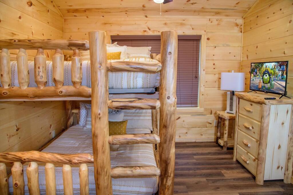 Spacious 2800 Sq Ft-cozy Wood Cabin-new Build