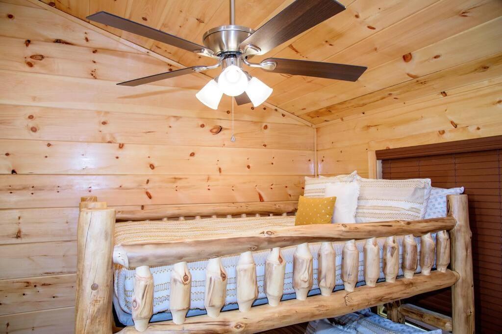 Holiday home Spacious 2800 Sq Ft-cozy Wood Cabin-new Build