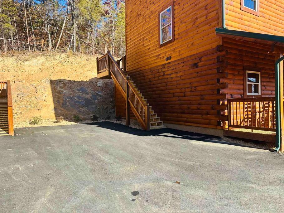 Spacious 2800 Sq Ft-cozy Wood Cabin-new Build Holiday home