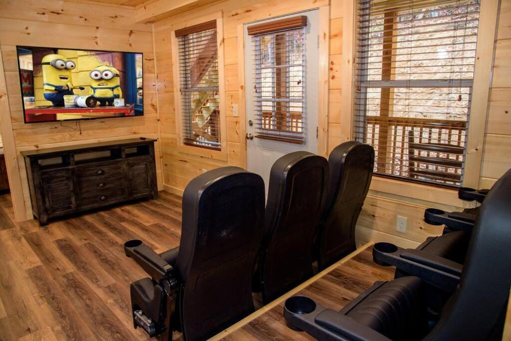 Holiday home Spacious 2800 Sq Ft-cozy Wood Cabin-new Build Pigeon Forge