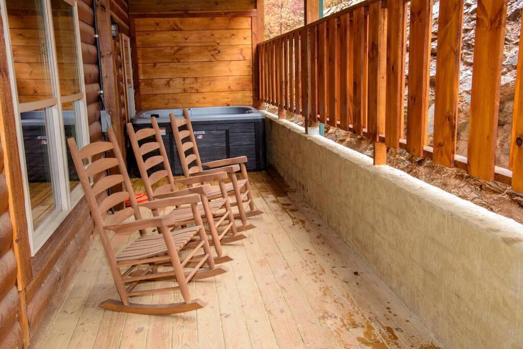 Holiday home Spacious 2800 Sq Ft-cozy Wood Cabin-new Build