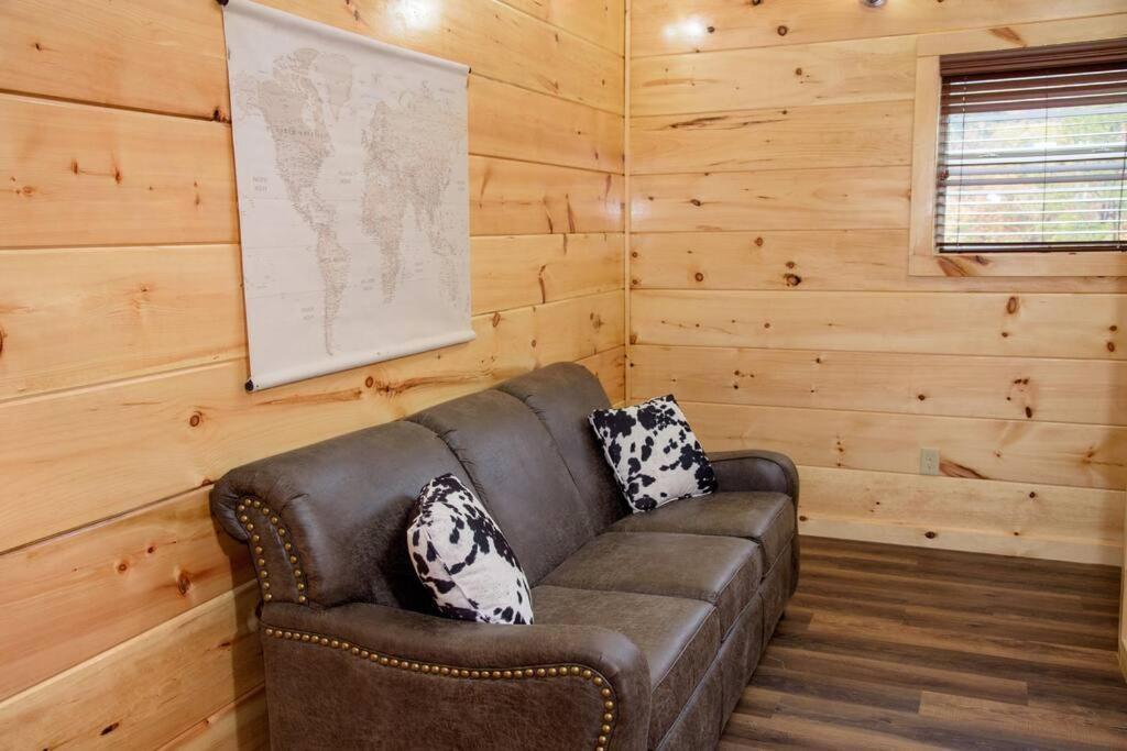 Spacious 2800 Sq Ft-cozy Wood Cabin-new Build