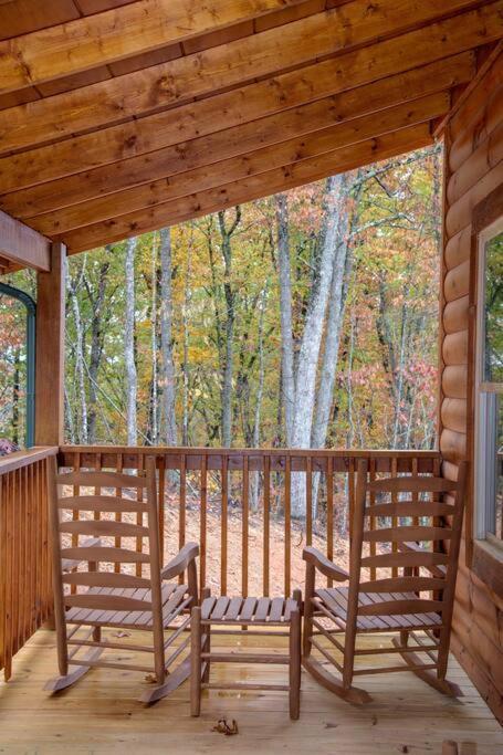Spacious 2800 Sq Ft-cozy Wood Cabin-new Build Holiday home Pigeon Forge