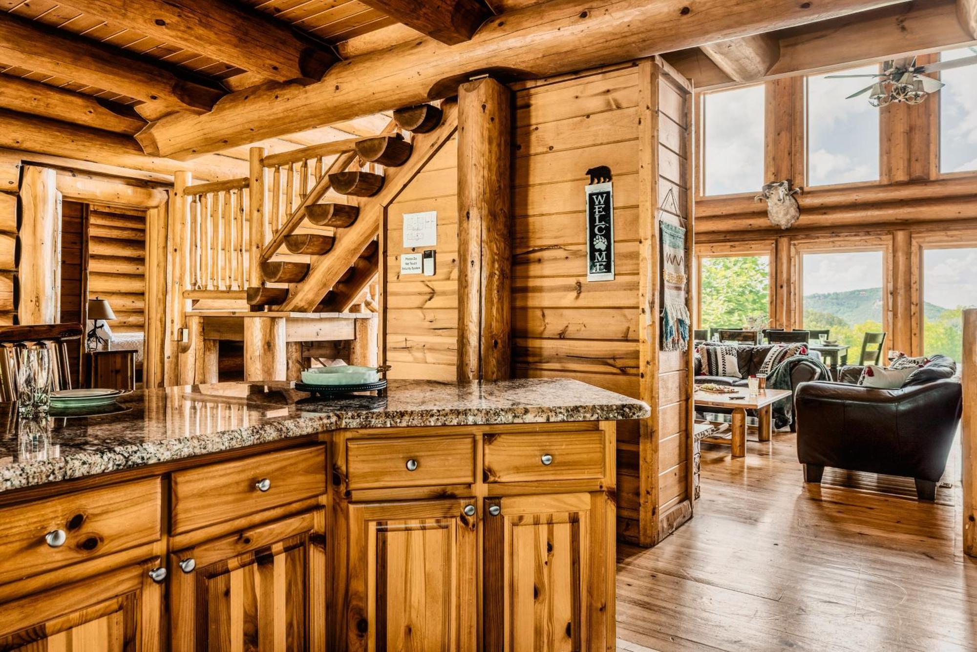 Holiday home Enclave - 5 - Private Outdoor Pool - Arcade - Fire Table - Outdoor Kitchen - Hot Tub *