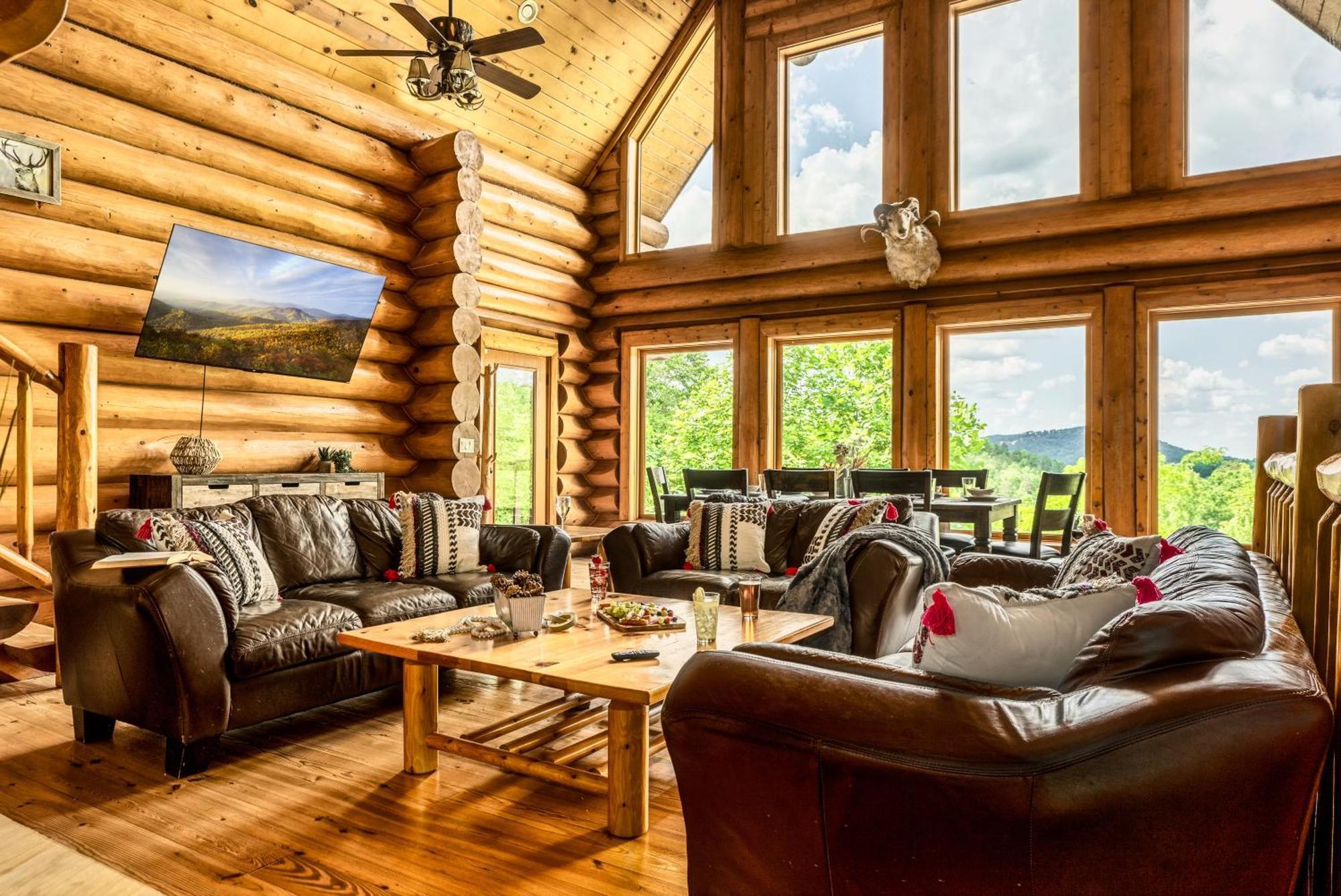 Holiday home Enclave - 5 - Private Outdoor Pool - Arcade - Fire Table - Outdoor Kitchen - Hot Tub *