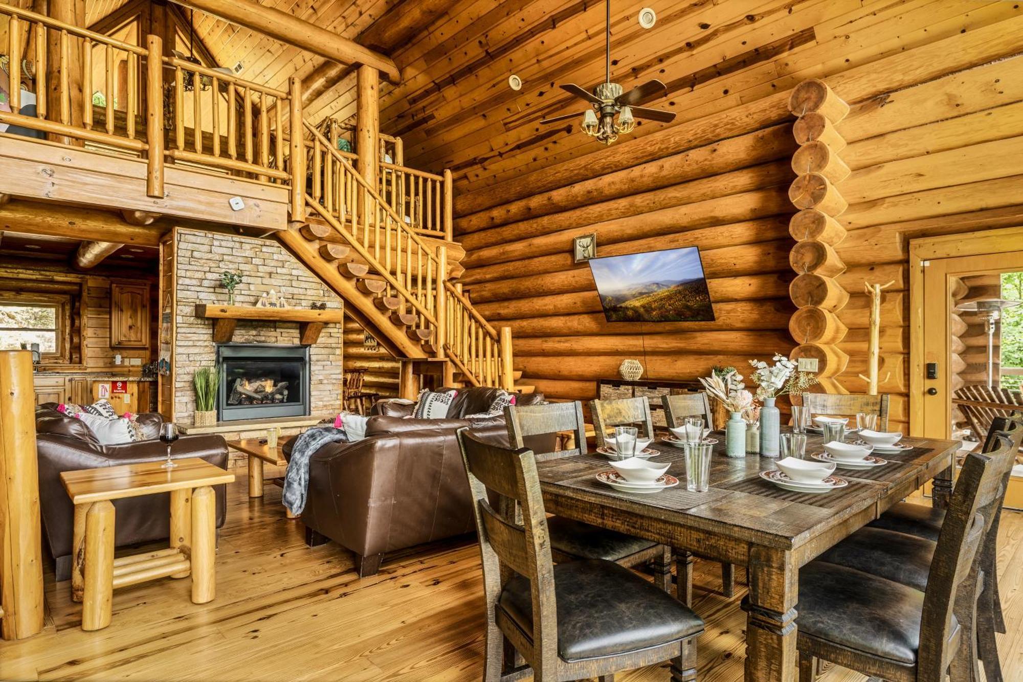 Holiday home Enclave - 5 - Private Outdoor Pool - Arcade - Fire Table - Outdoor Kitchen - Hot Tub