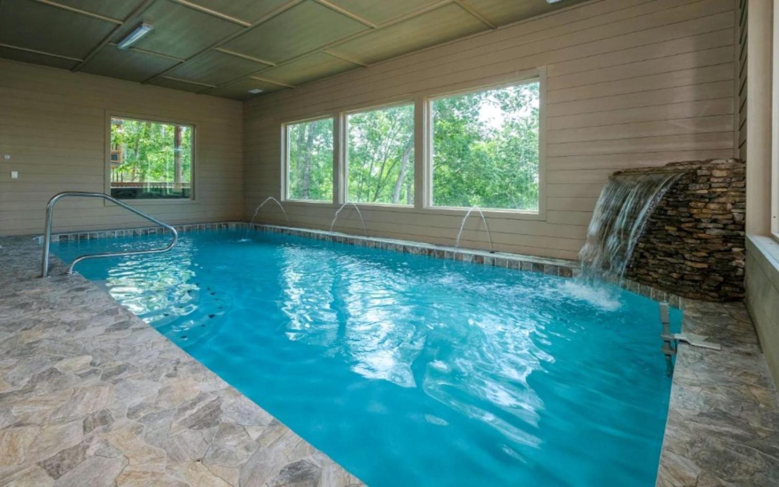 Hibernation Wonderland Villa Pigeon Forge