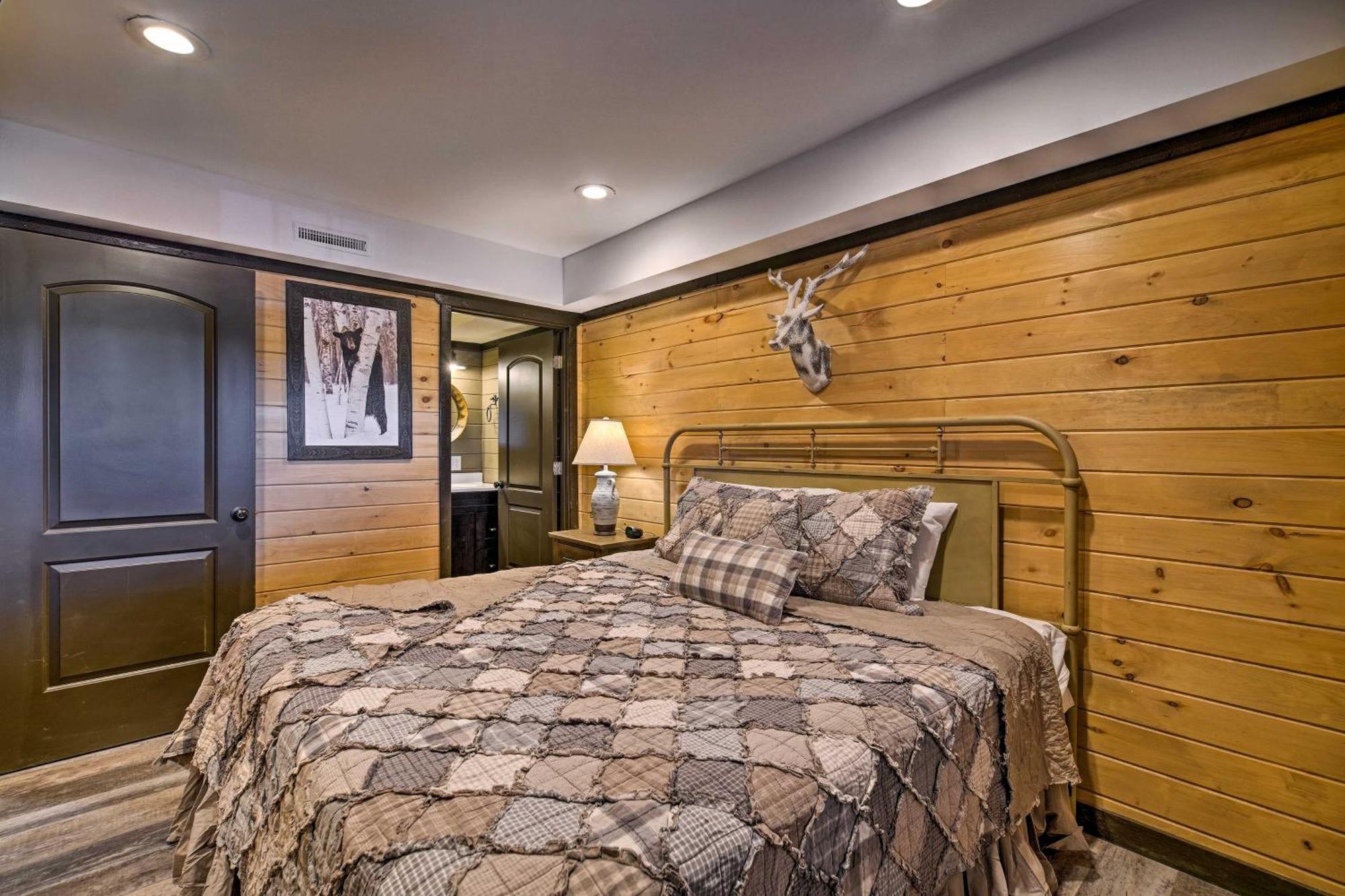 Rebel Retreat By Eden Crest Chalet *
