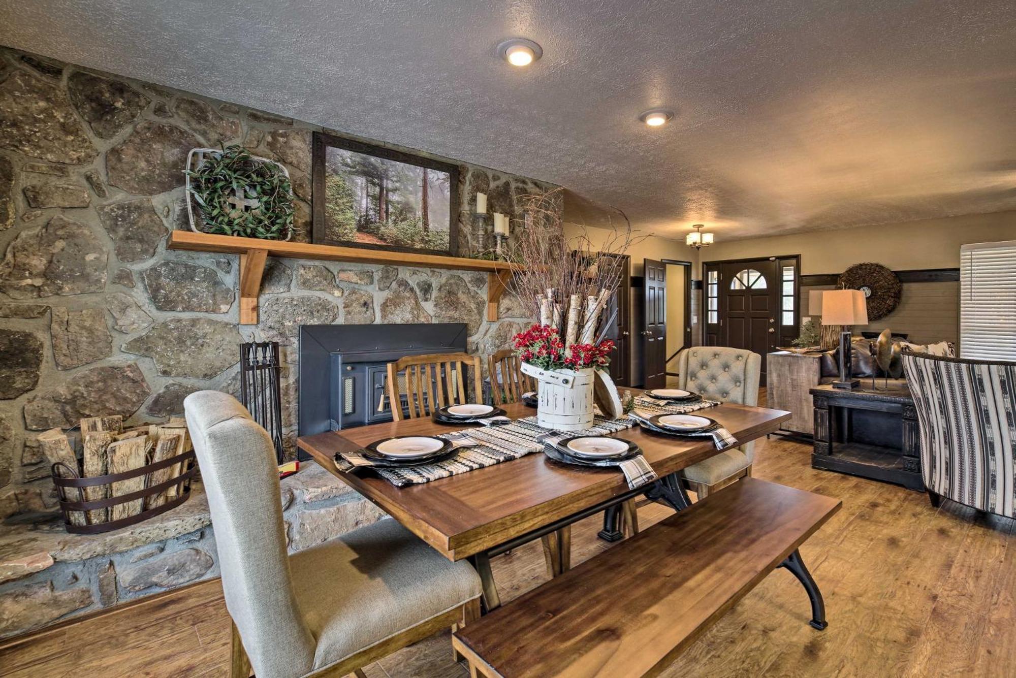 Rebel Retreat By Eden Crest Chalet