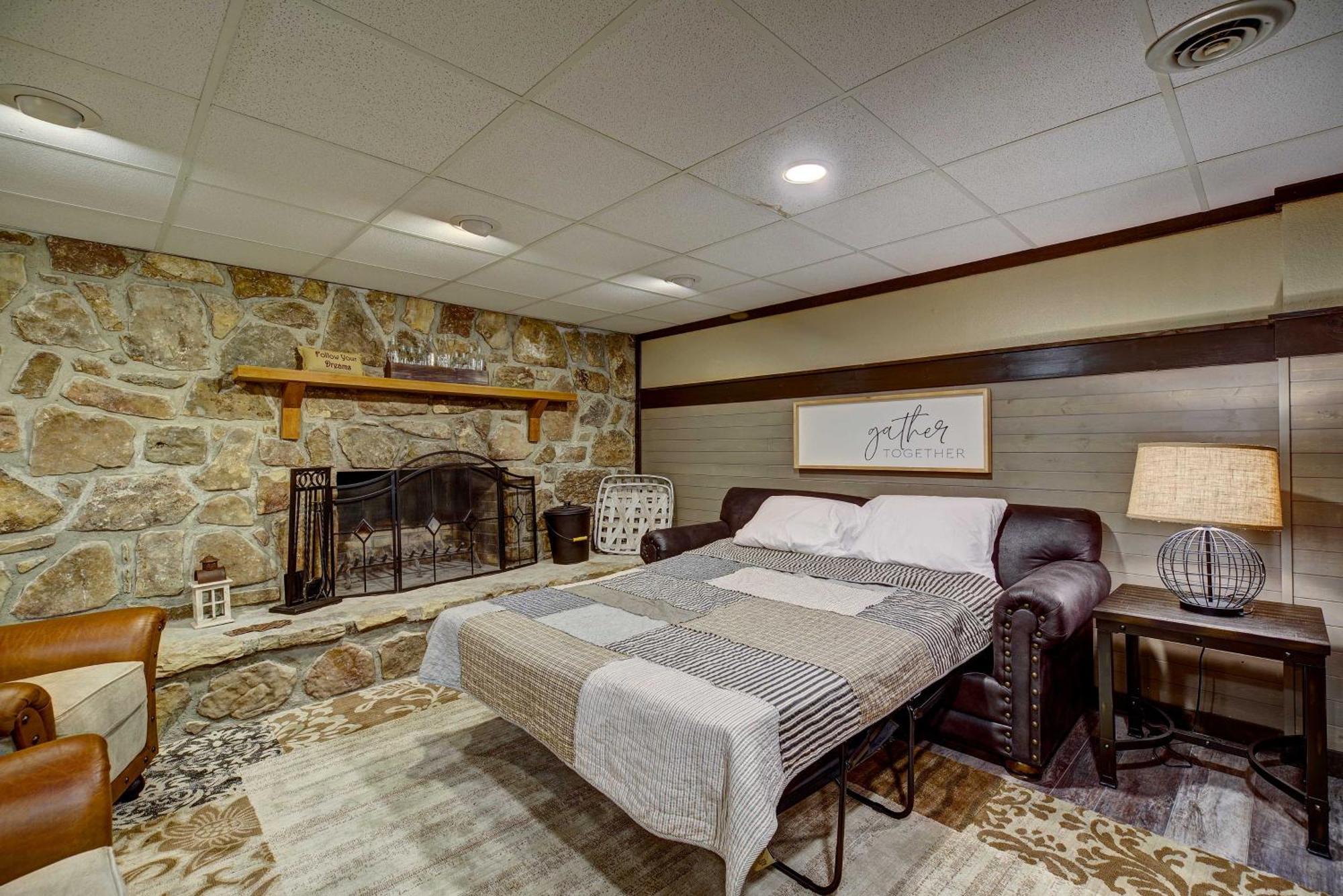 Rebel Retreat By Eden Crest Chalet Pigeon Forge