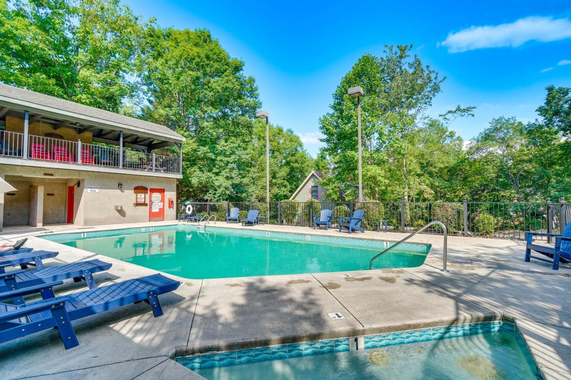 Holiday home Smoky Mountain With Deck And Hot Tub! *