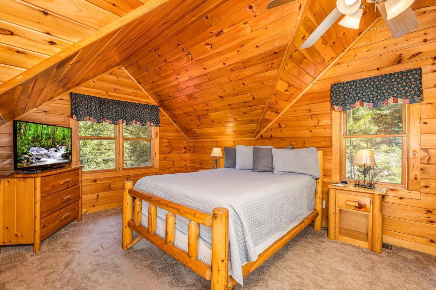 Holiday home Dog Friendly Secluded Whot-tub & Sleeps 12 Pigeon Forge