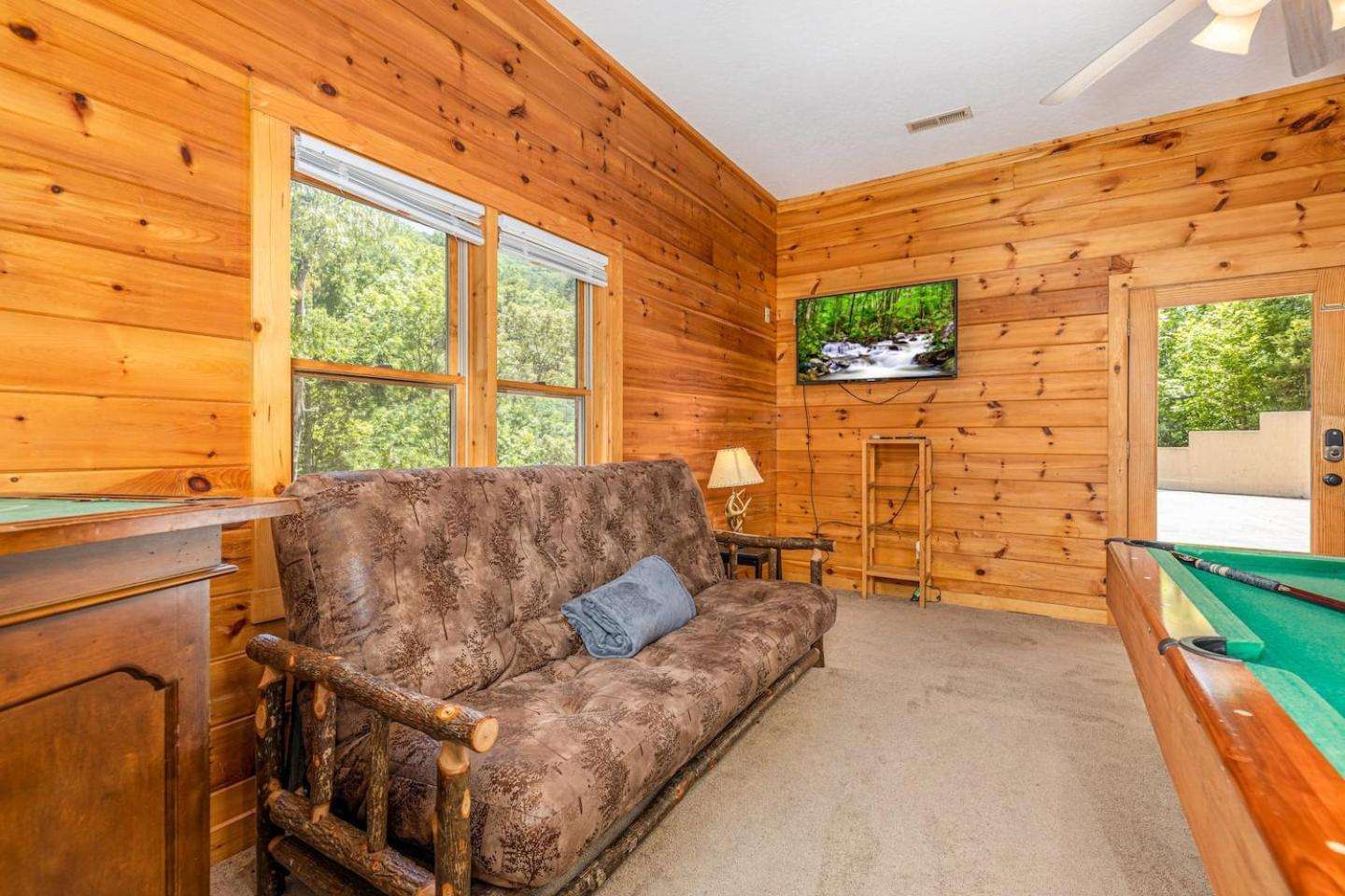 Dog Friendly Secluded Whot-tub & Sleeps 12