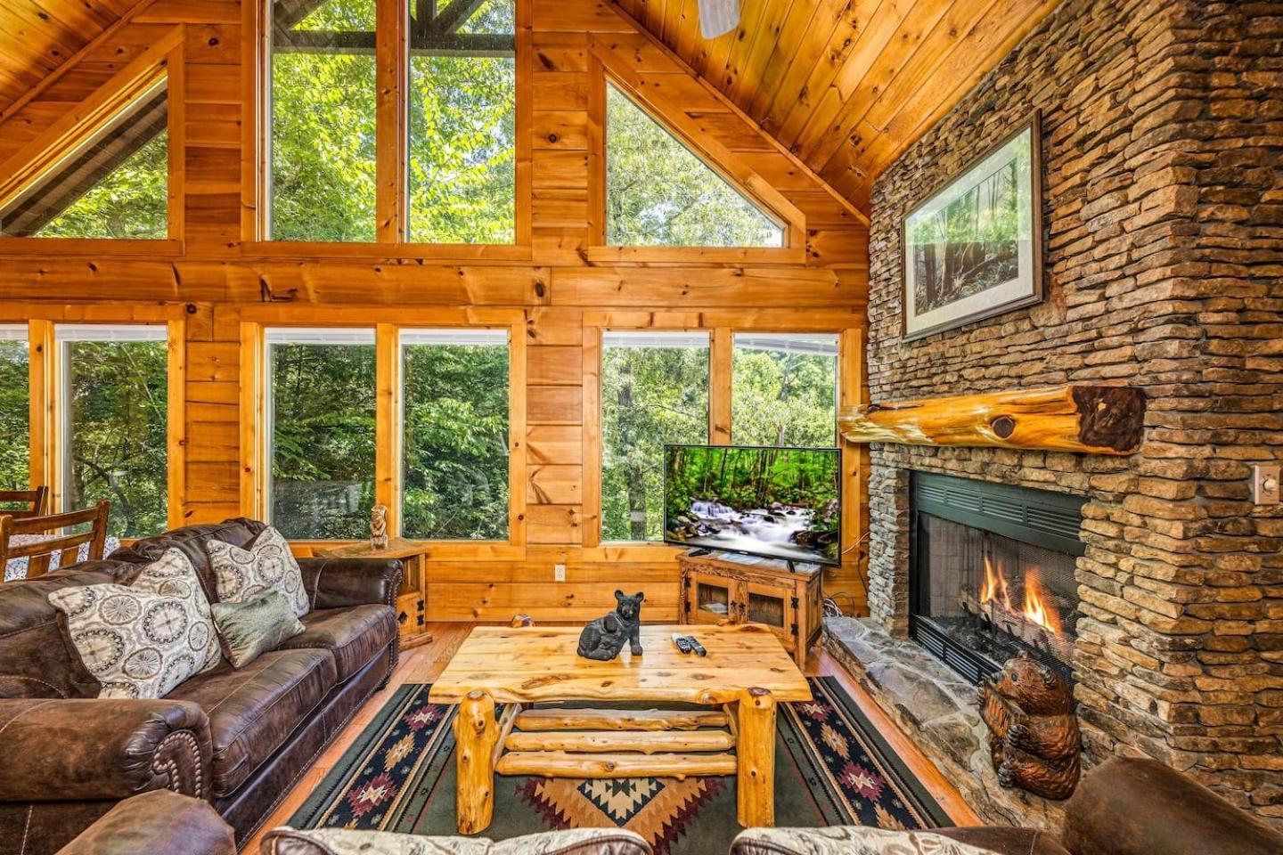 Dog Friendly Secluded Whot-tub & Sleeps 12 *