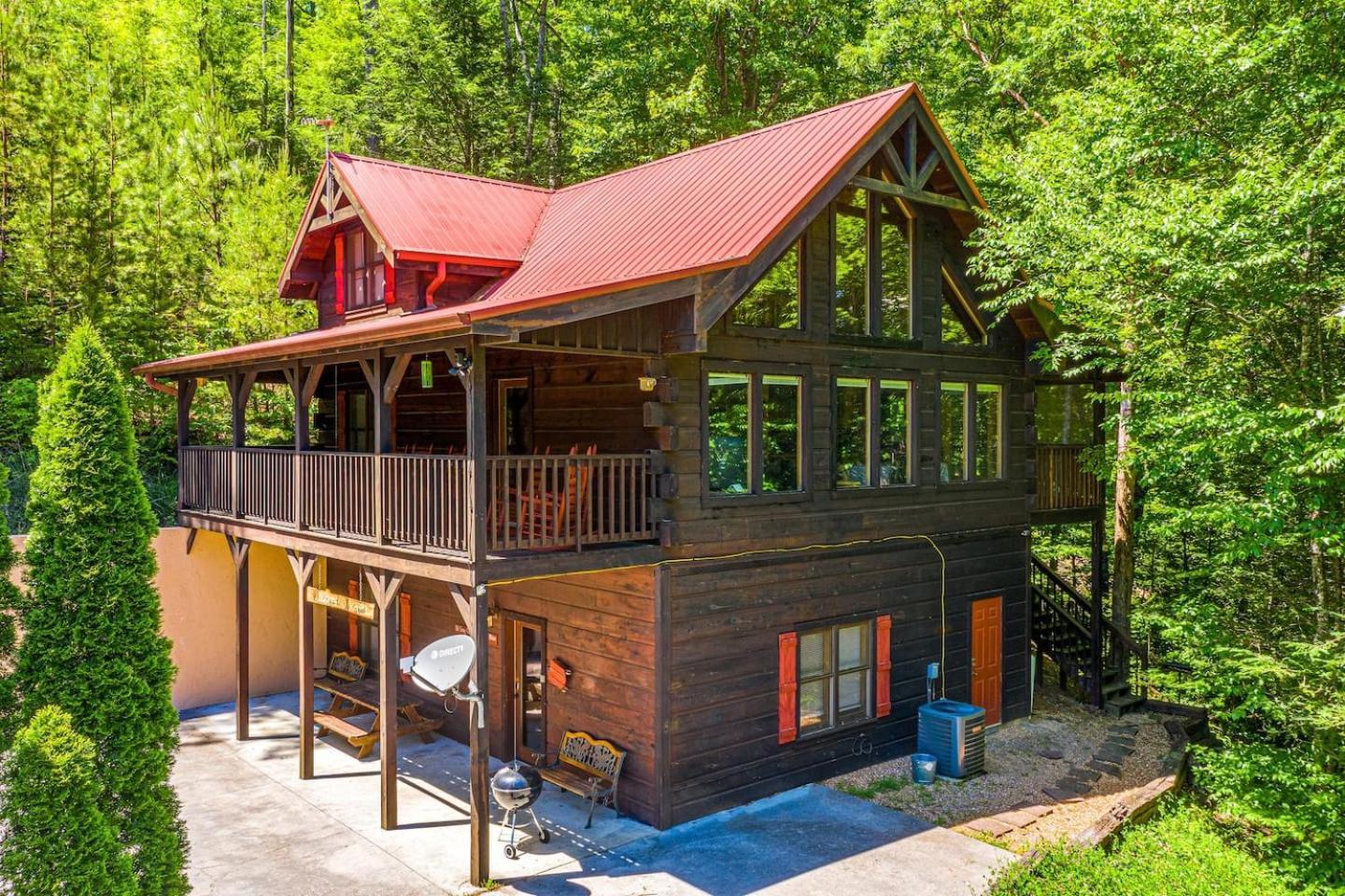 Dog Friendly Secluded Whot-tub & Sleeps 12