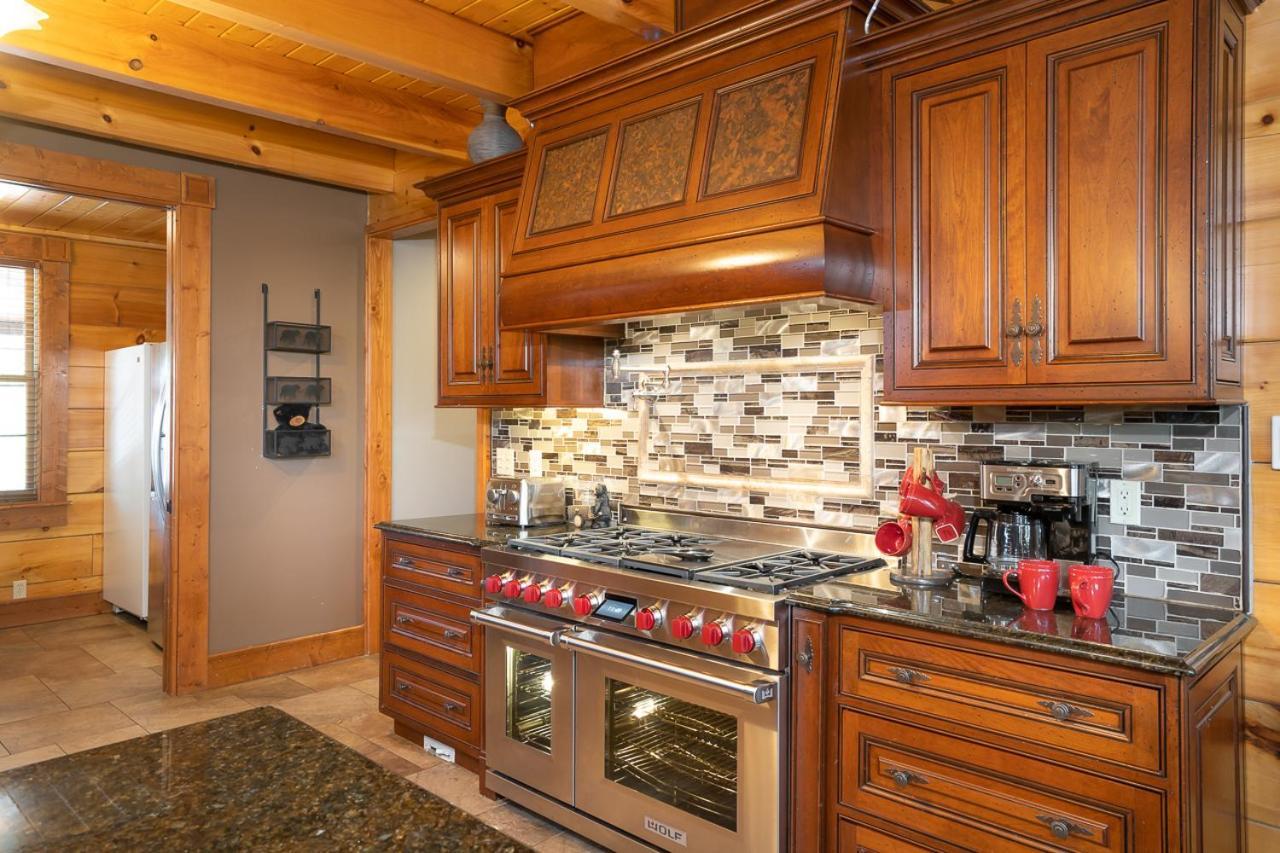 Grand Mountain Getaway By Stony Brook Holiday home Pigeon Forge