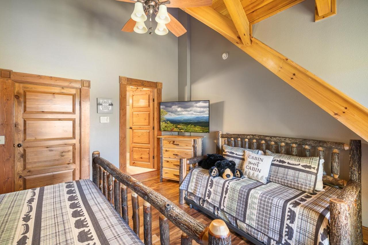Grand Mountain Getaway By Stony Brook * Pigeon Forge