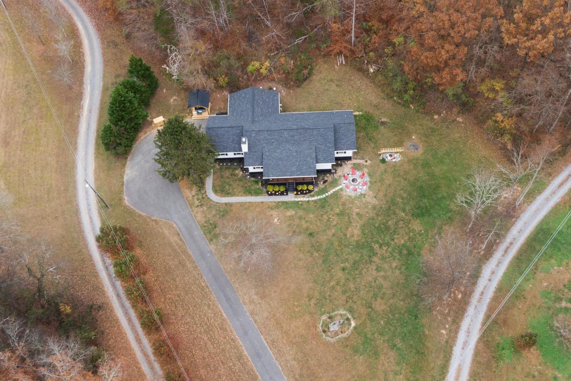 Entertainment Galore! Luxurious Property, Spectacular & Peaceful Setting, Great Location, Close To Major Attractions!! Holiday home *