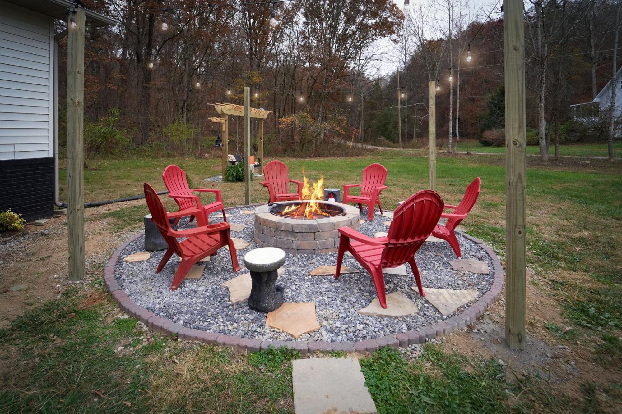 Entertainment Galore! Luxurious Property, Spectacular & Peaceful Setting, Great Location, Close To Major Attractions!! * Pigeon Forge
