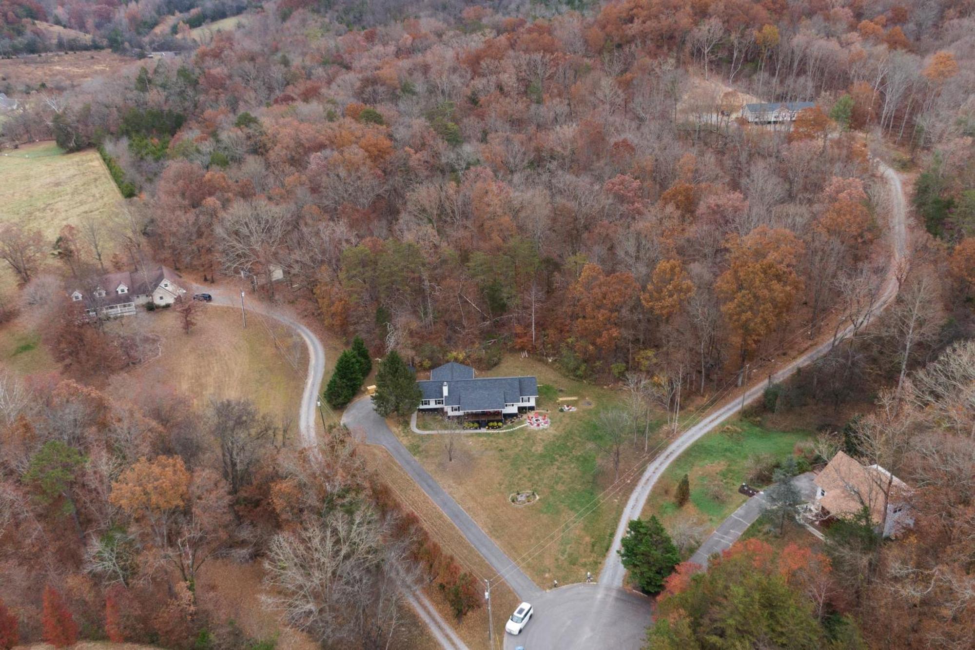 Holiday home Entertainment Galore! Luxurious Property, Spectacular & Peaceful Setting, Great Location, Close To Major Attractions!! Pigeon Forge