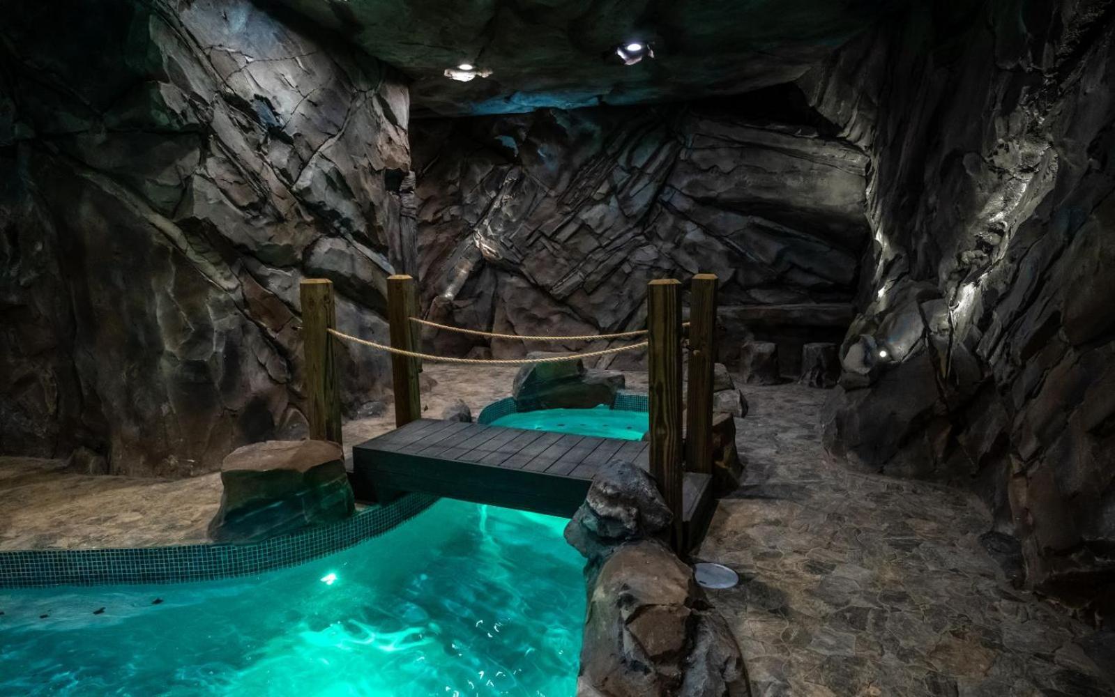 Cavern Cascades Villa *