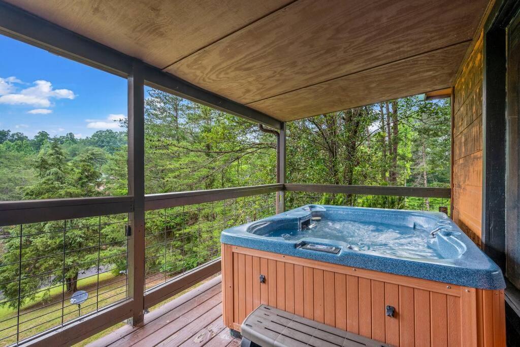July Summer Specials, Minutes To Parkway Pigeon Forge