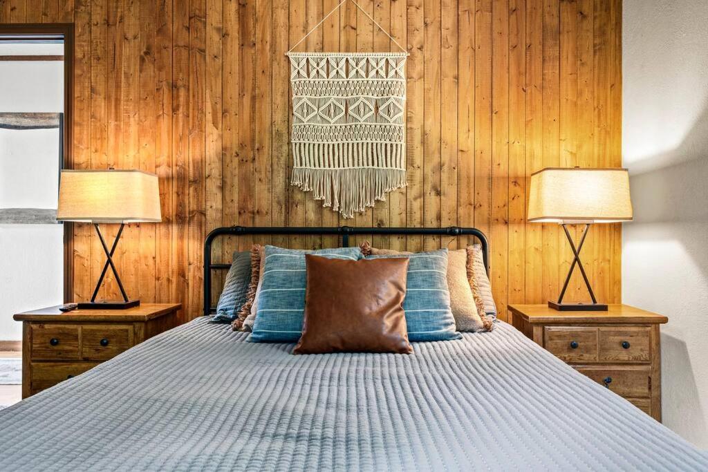 July Summer Specials, Minutes To Parkway Pigeon Forge