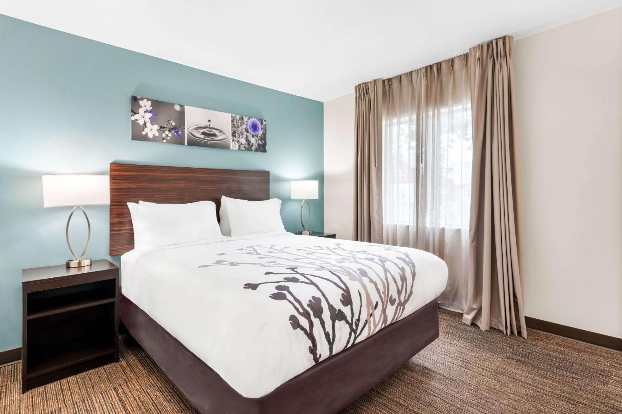 Hotel Sleep & Downtown Pigeon Forge