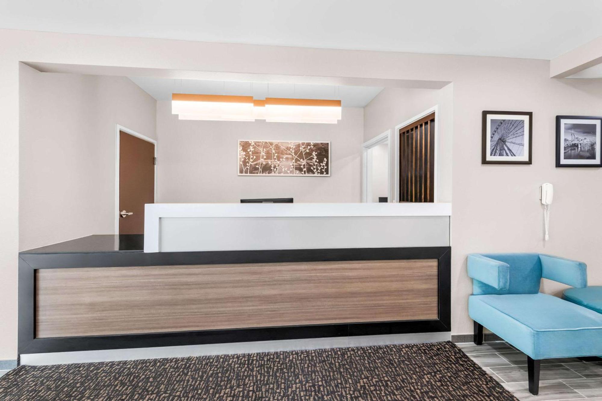 Sleep & Downtown Hotel 2*