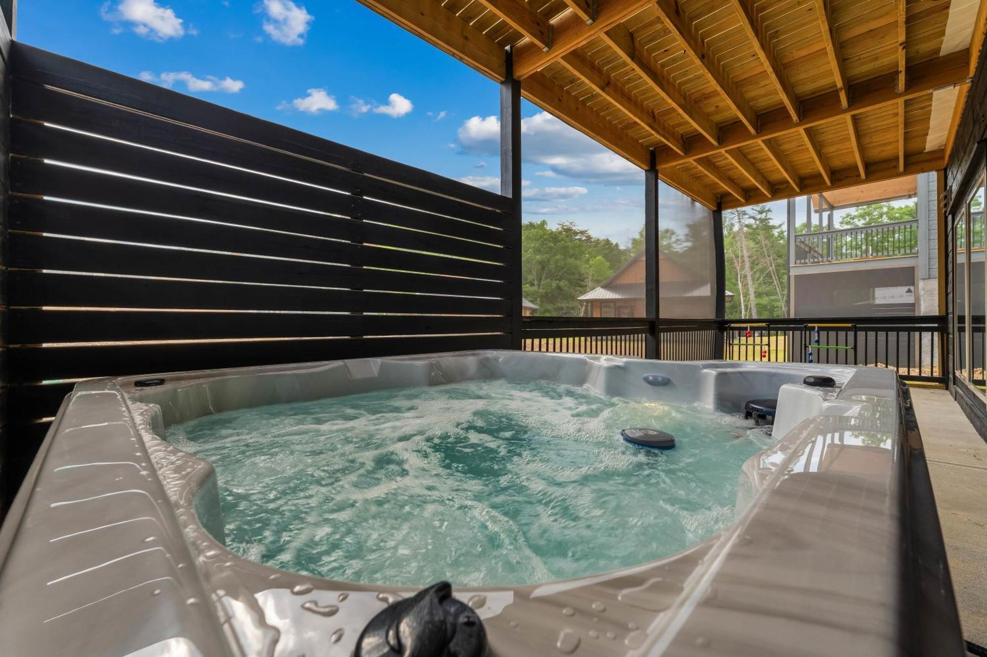 Indoor Pool Game Hot Tub 10mi To Great Smoky Holiday home