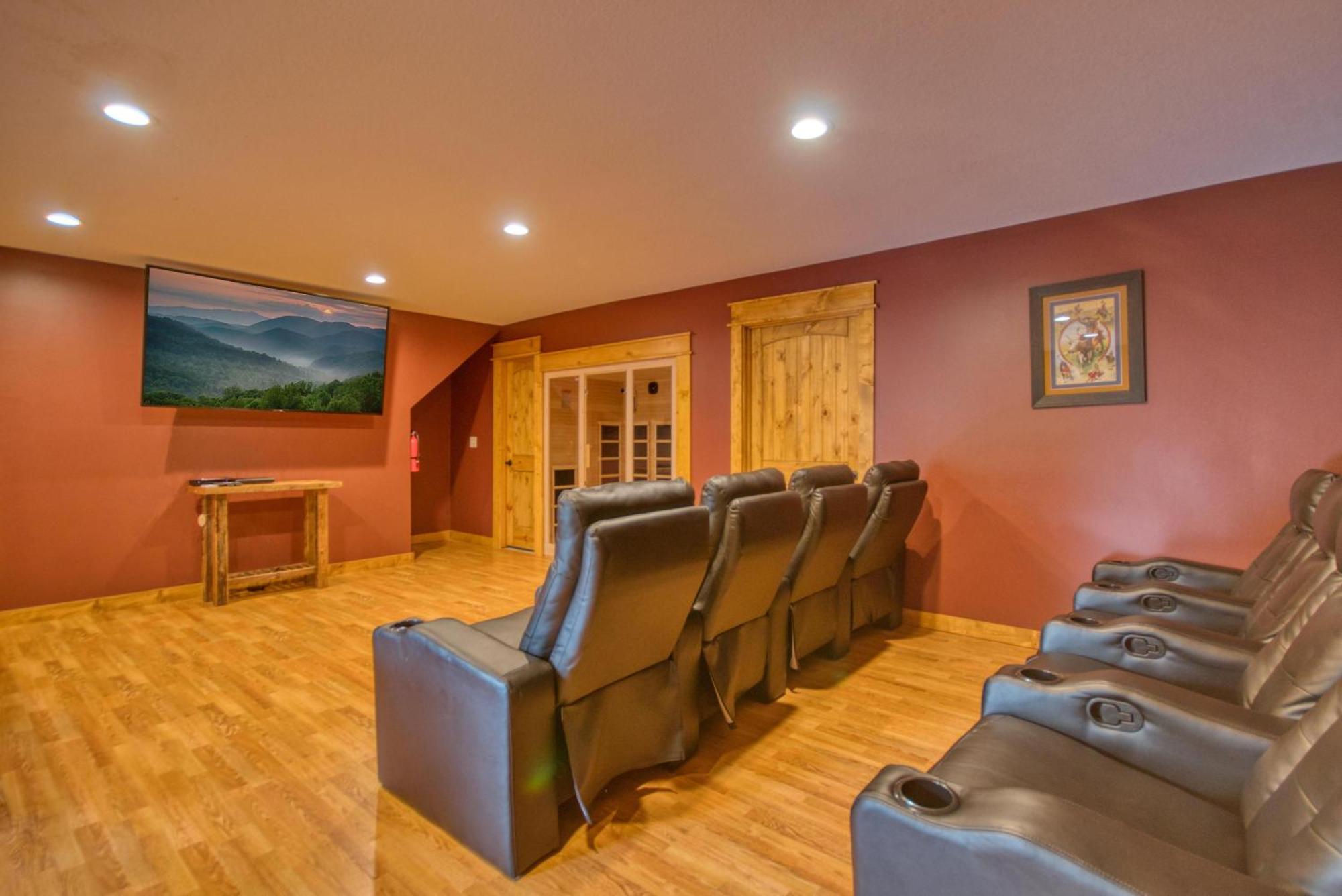 Holiday home Black Bear Cinema #4819 Pigeon Forge