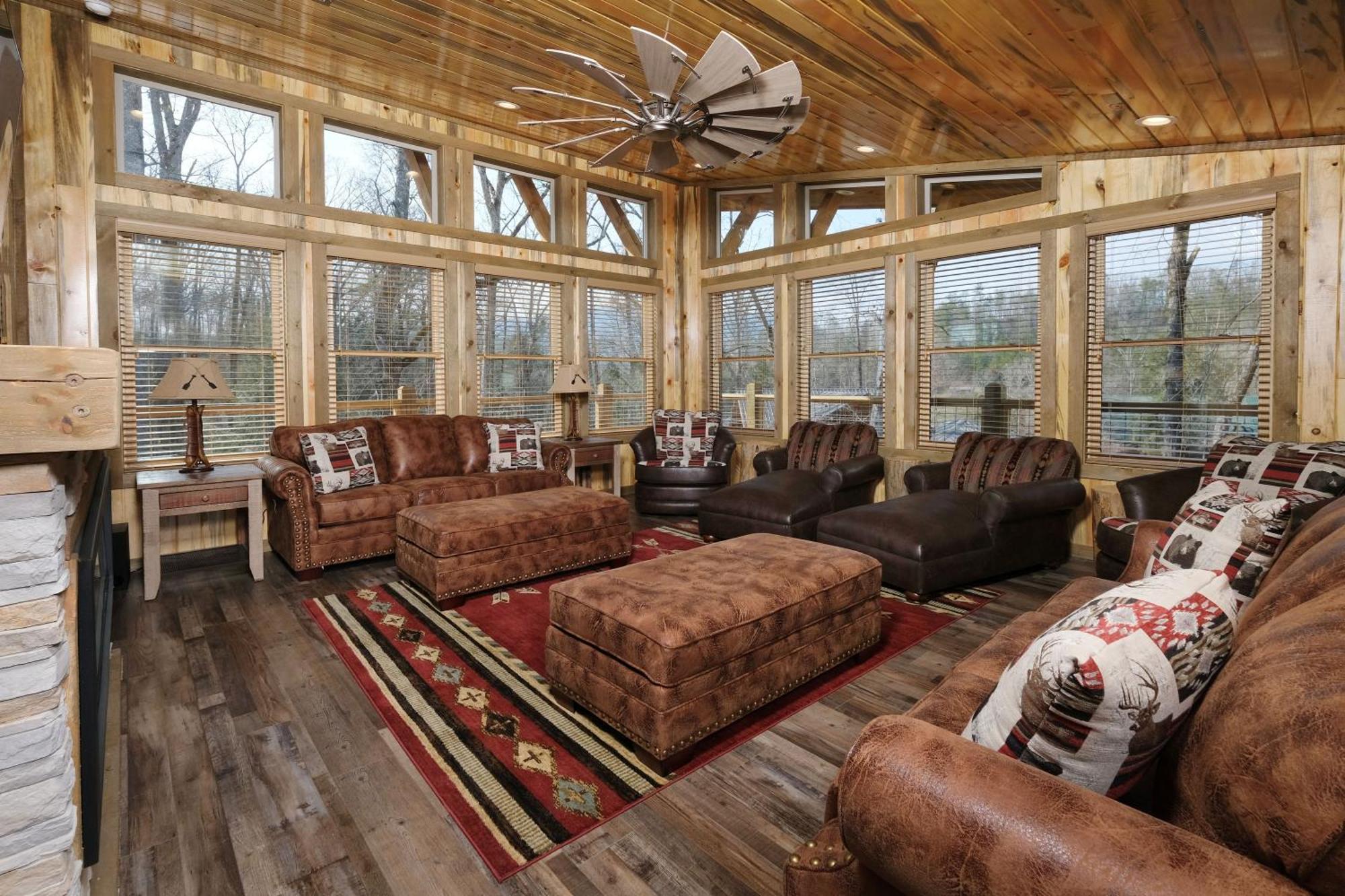 Villa Glacier Falls Pigeon Forge