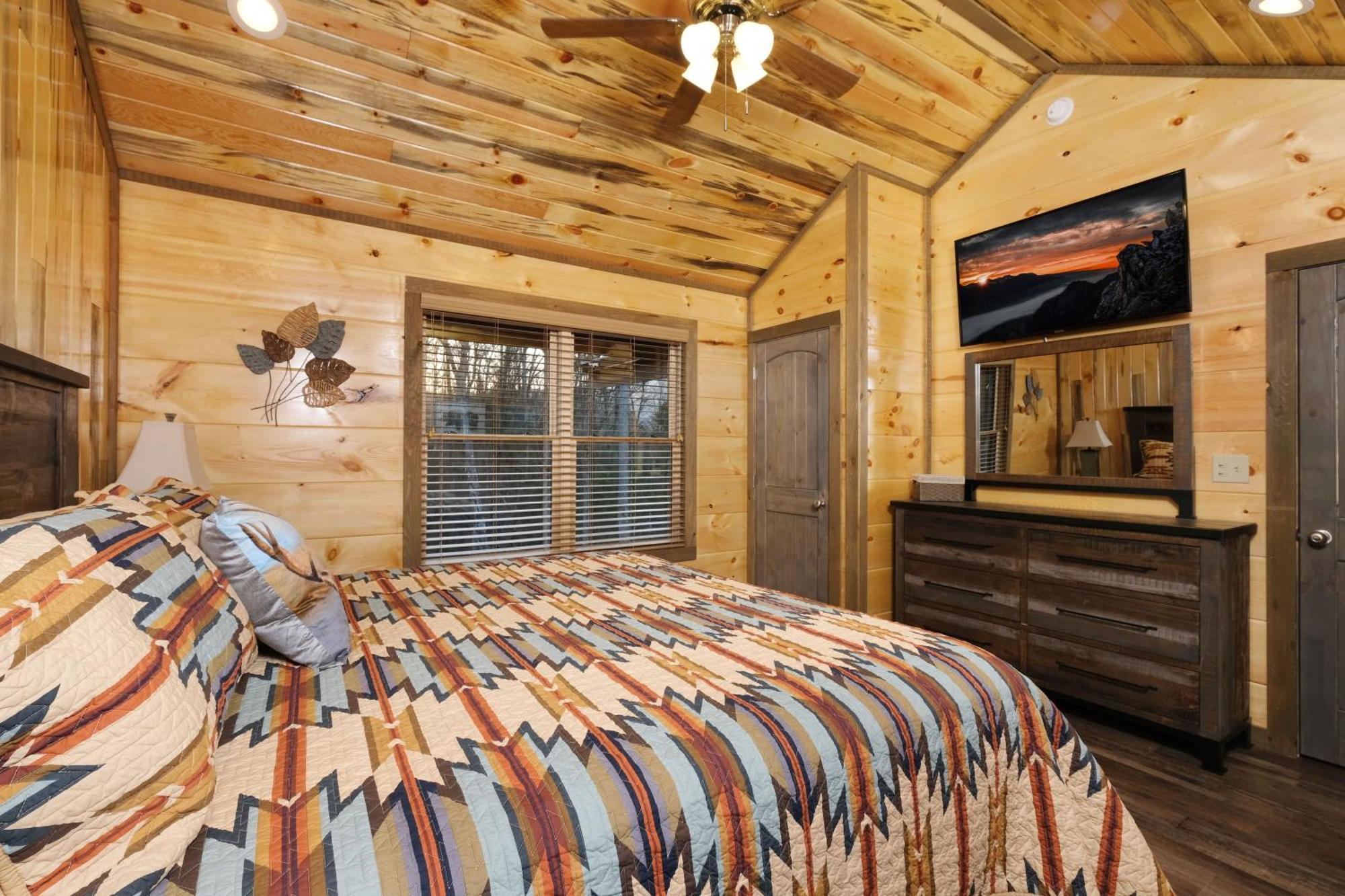 Glacier Falls Villa Pigeon Forge