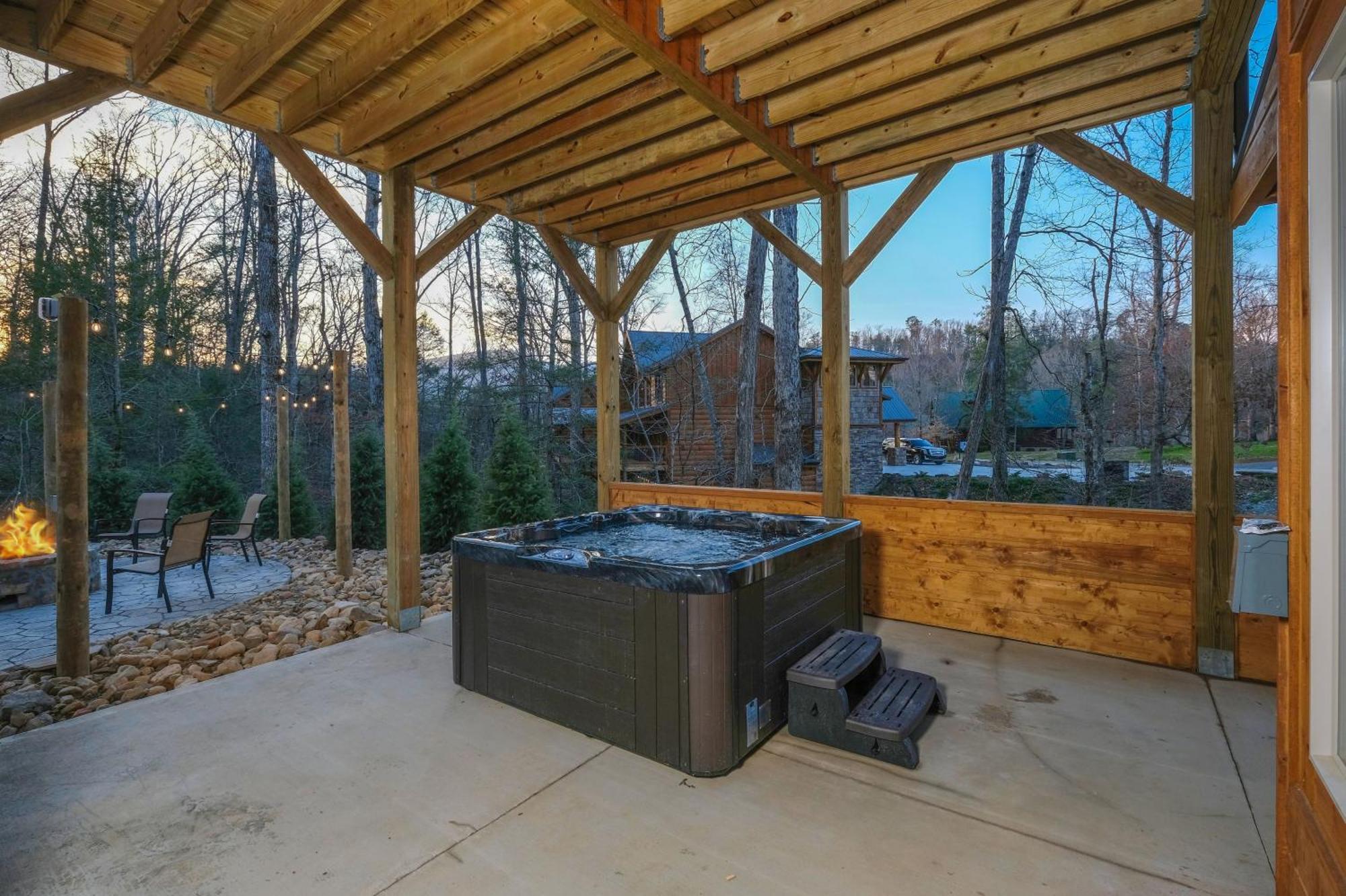 Glacier Falls Villa Pigeon Forge