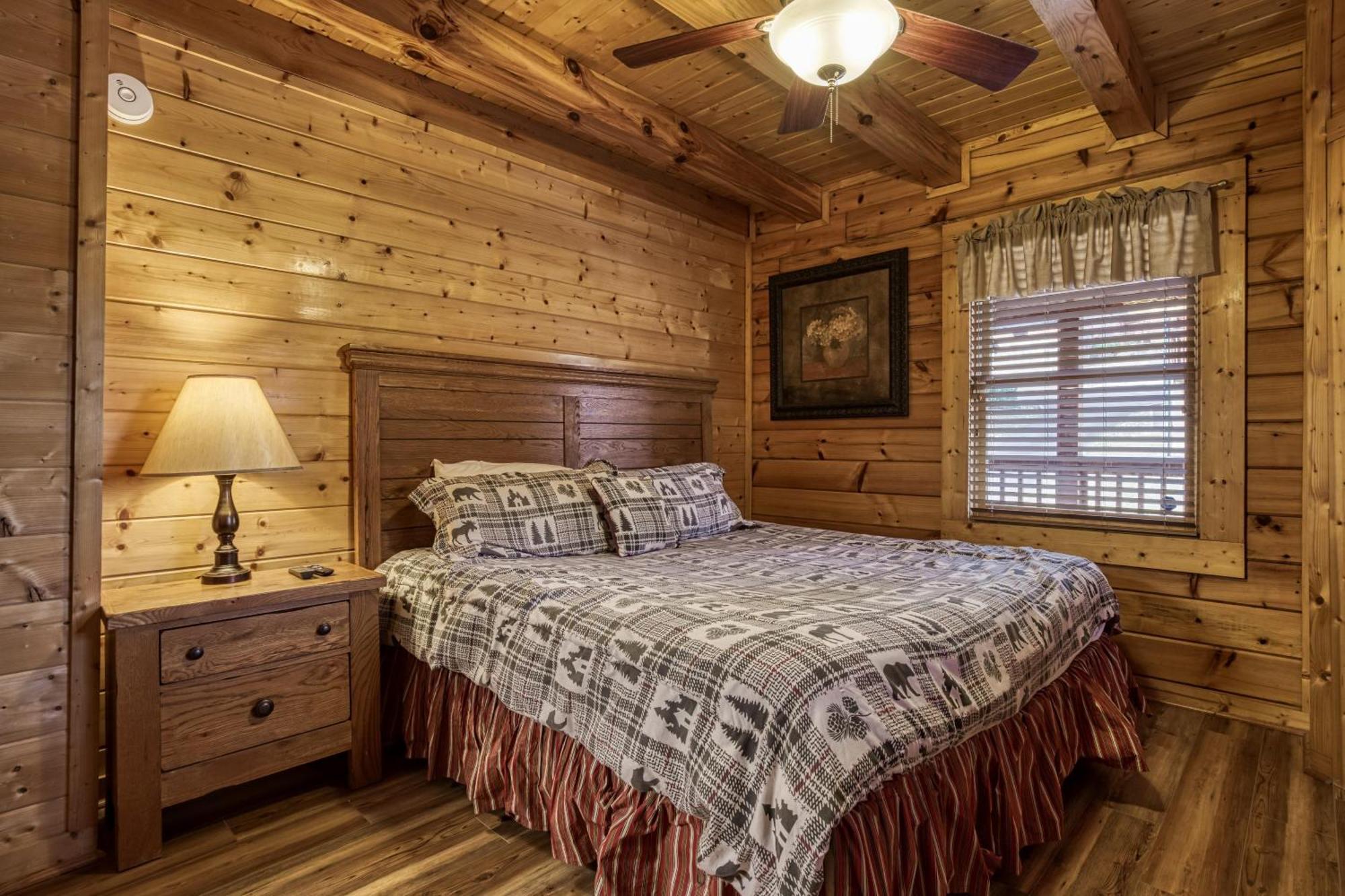 Whispering Creek #302 Holiday home